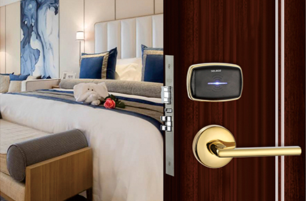 开门是迎接新气象的心情，开门是以礼相待的品位